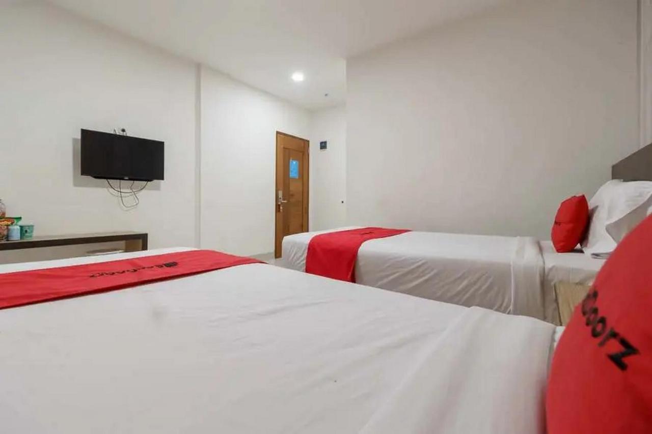 Reddoorz Plus @ Cemara Asri Medan Zewnętrze zdjęcie