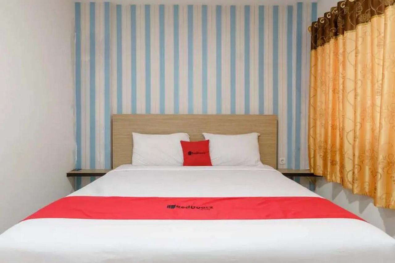 Reddoorz Plus @ Cemara Asri Medan Zewnętrze zdjęcie