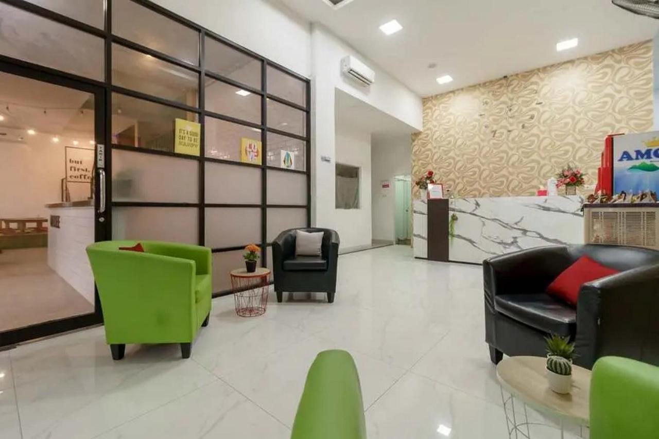 Reddoorz Plus @ Cemara Asri Medan Zewnętrze zdjęcie
