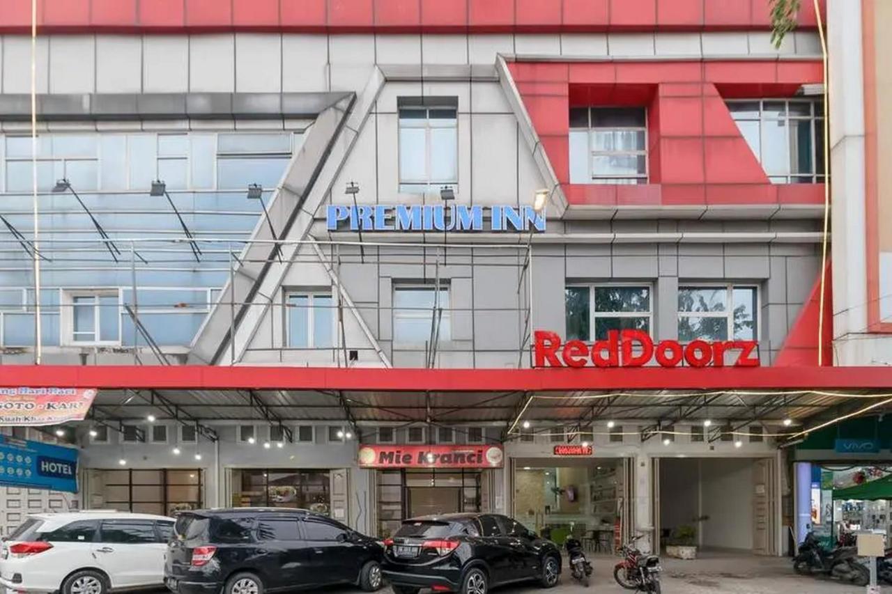 Reddoorz Plus @ Cemara Asri Medan Zewnętrze zdjęcie